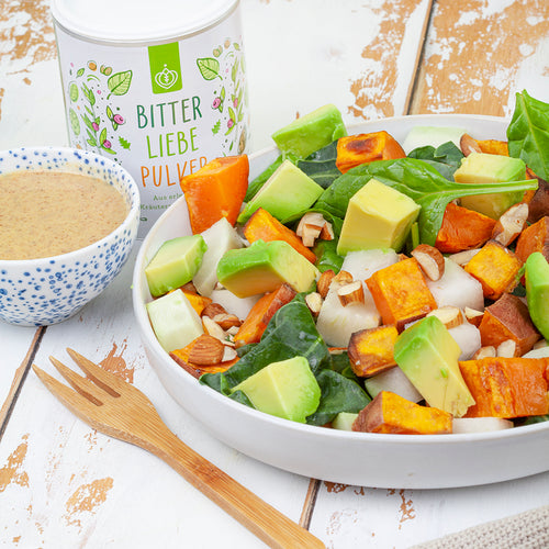 Basischer Salat mit Miso-Mandel Dressing