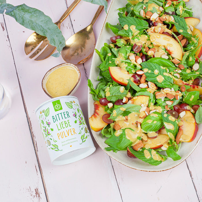 Fruchtiger Sommersalat mit Sesam Dressing